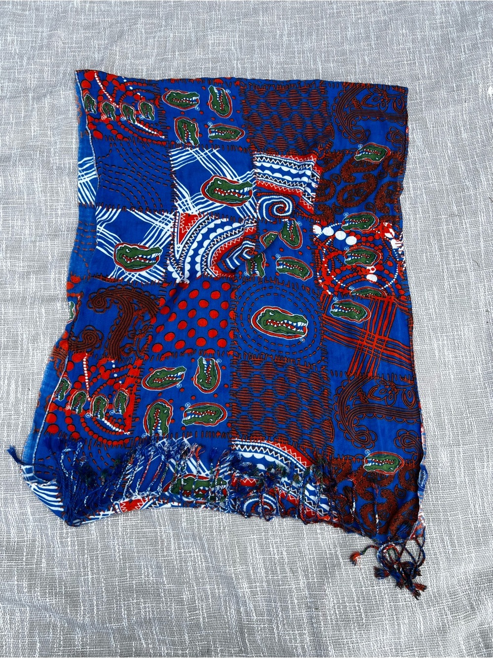 UNIVERSITY of FLORIDA "GATORS" Sandol SCARF 100% POLYESTER GO GATORS